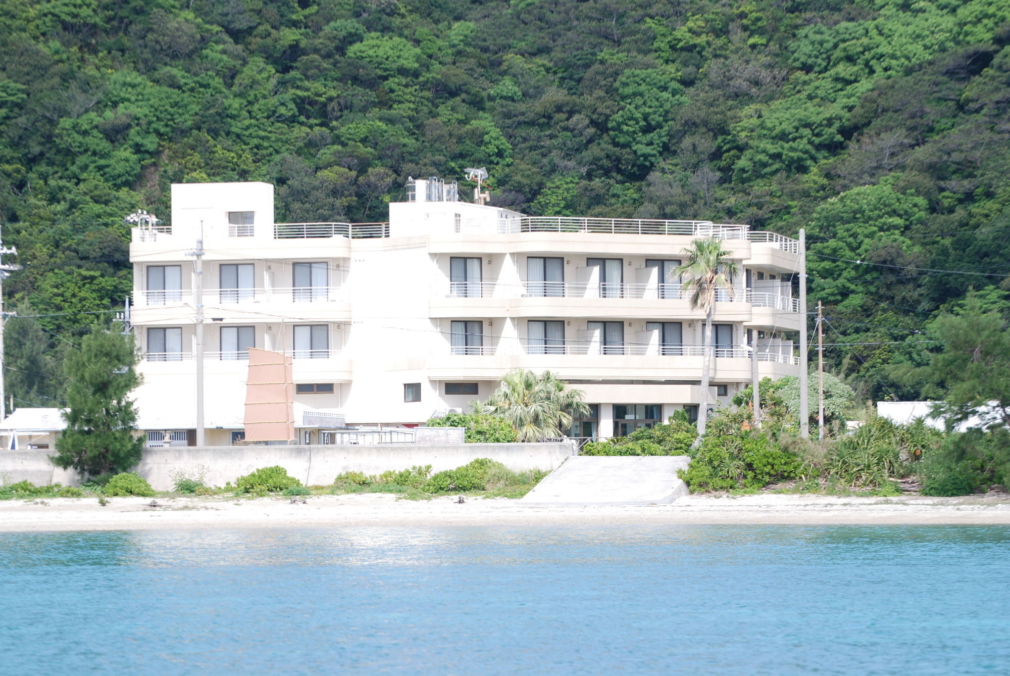 Kerama Beach Hotel Zamami Exterior photo